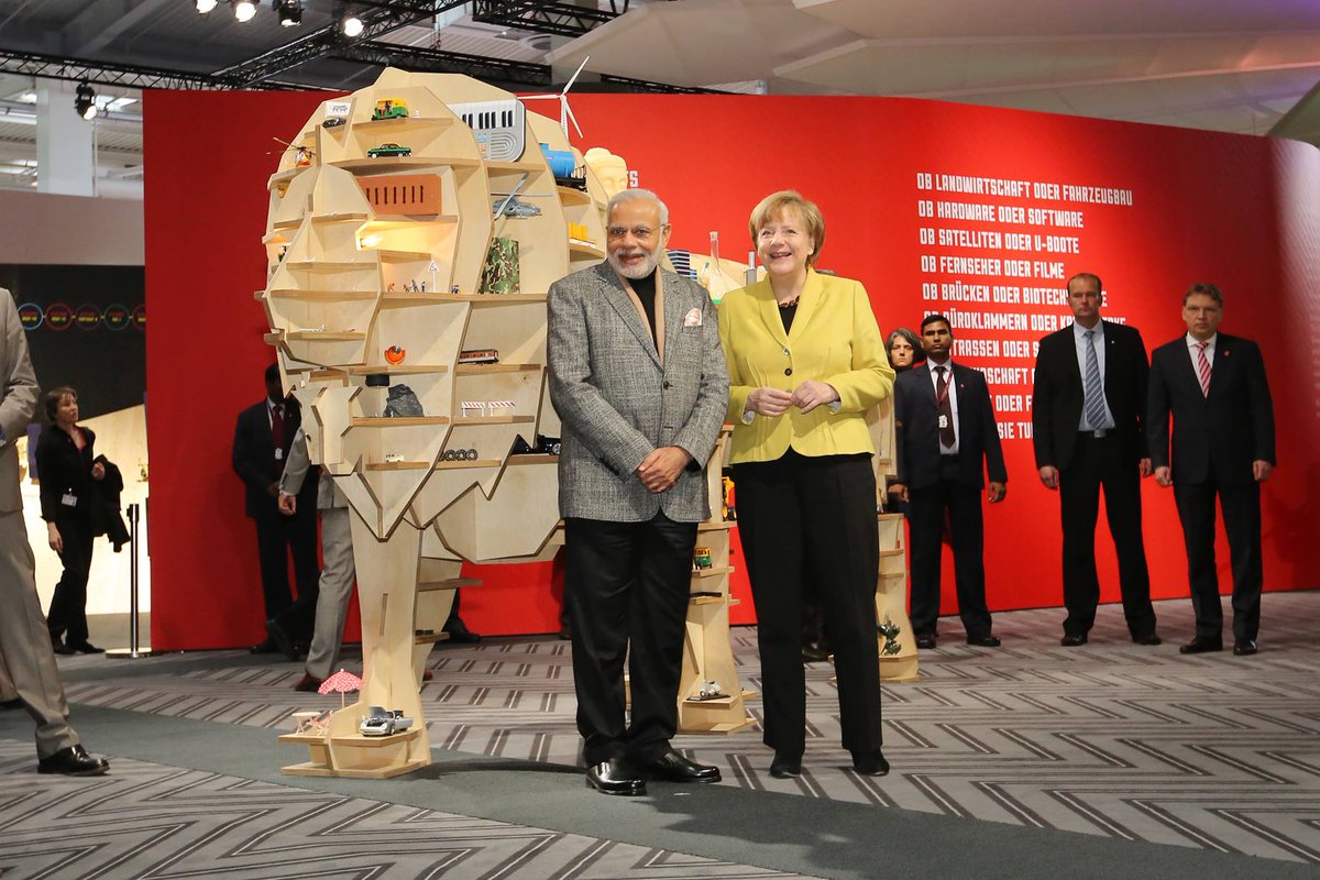SquareRadiusIn's tweet photo. #3D &amp; conceptualisation for a sculpture by #prasad at the #makeinindia @ the #Hannovermesse designed by #squareradius http://t.co/c98SE1HFzw
