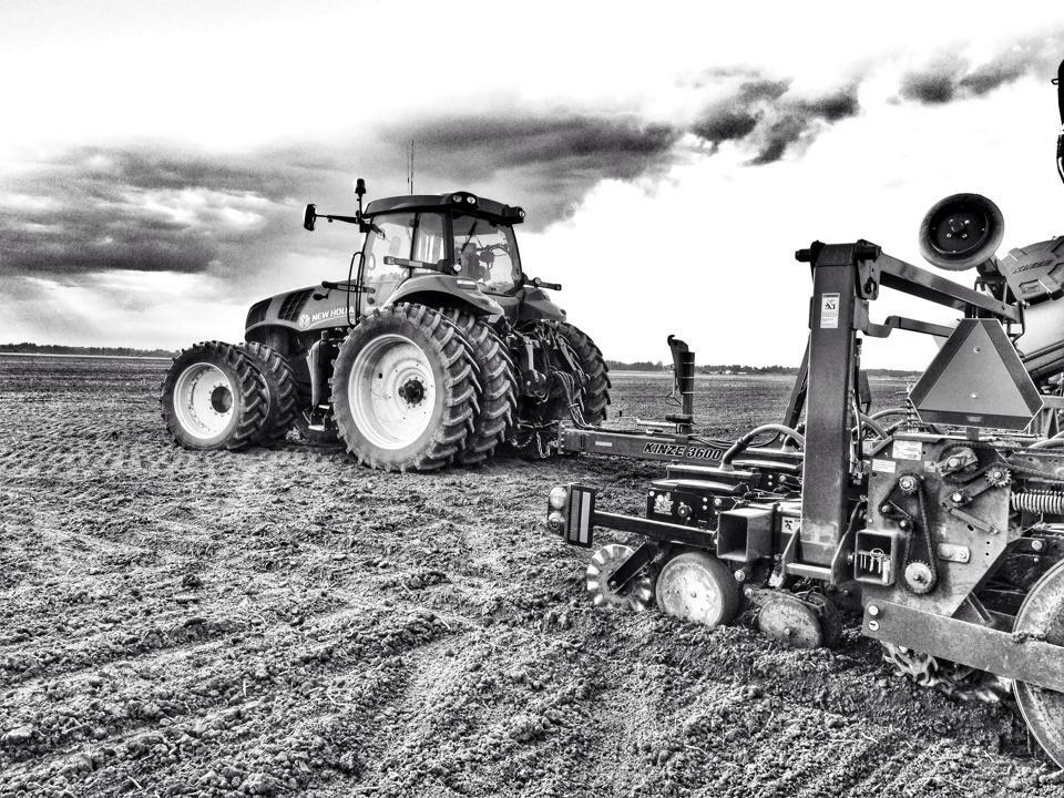 AutoCommandCVT's tweet image. #TractorTuesday more like #SproutTuesday. #autocommand .@NHAgriculture .@FarmKidLife .@Tractorquotes