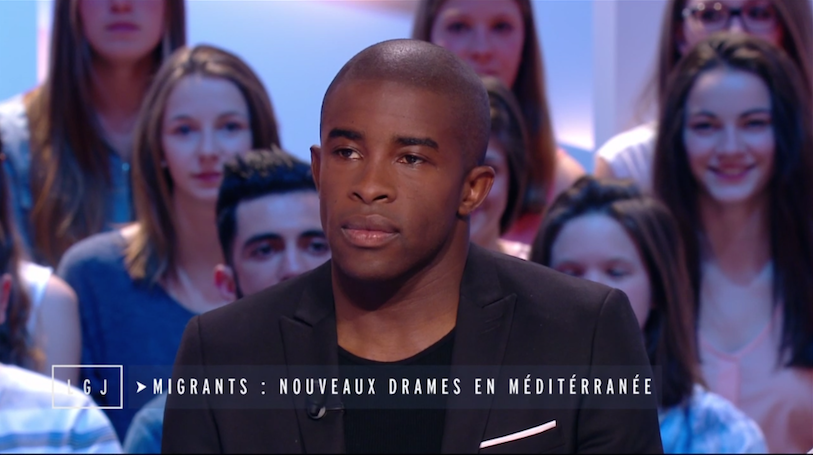 canalplus's tweet photo. "Ça aurait pu être moi".
Le footballeur @riomavuba, né en mer sur un bateau de migrants > http://t.co/cCG5yJsIPe #LGJ http://t.co/qWICbF7L5k