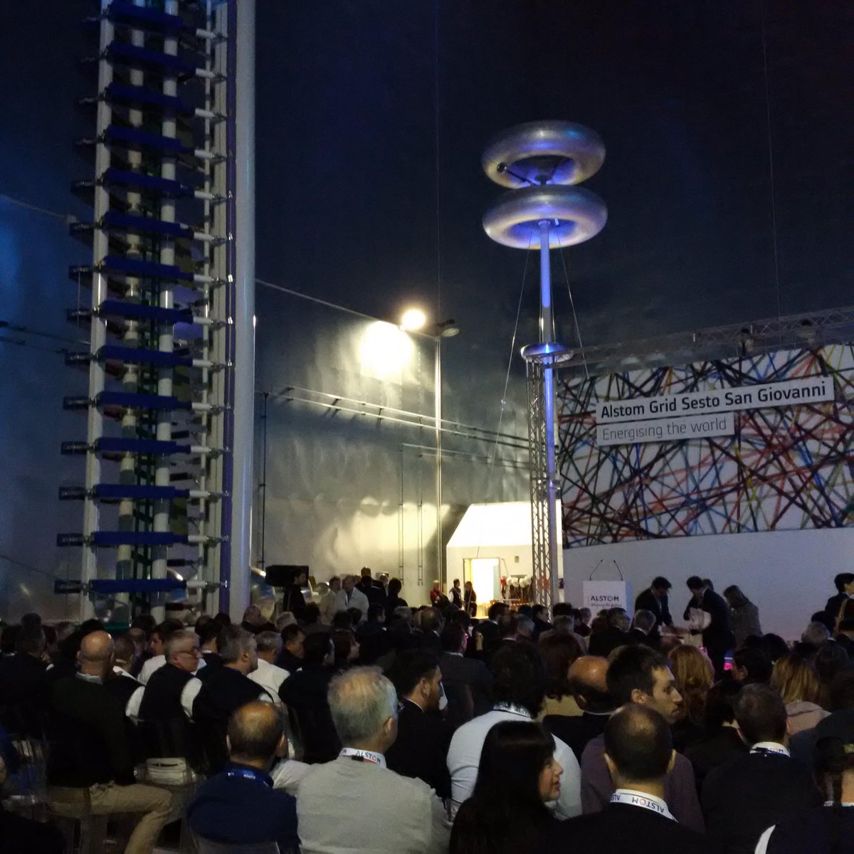 AlstomItalia's tweet photo. Qui a #SestoSanGiovanni e' tutto pronto per l'inaugurazione del nuovo sito #AlstomGrid http://t.co/4IqnU6r5WS