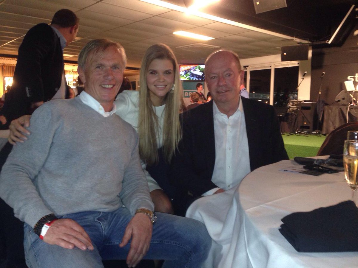 DeFlik's tweet photo. ik heb al lastiger zaterdagavonden gekend :-)  Aanwezig @Esseveefans http://t.co/qSoVQjPXLi