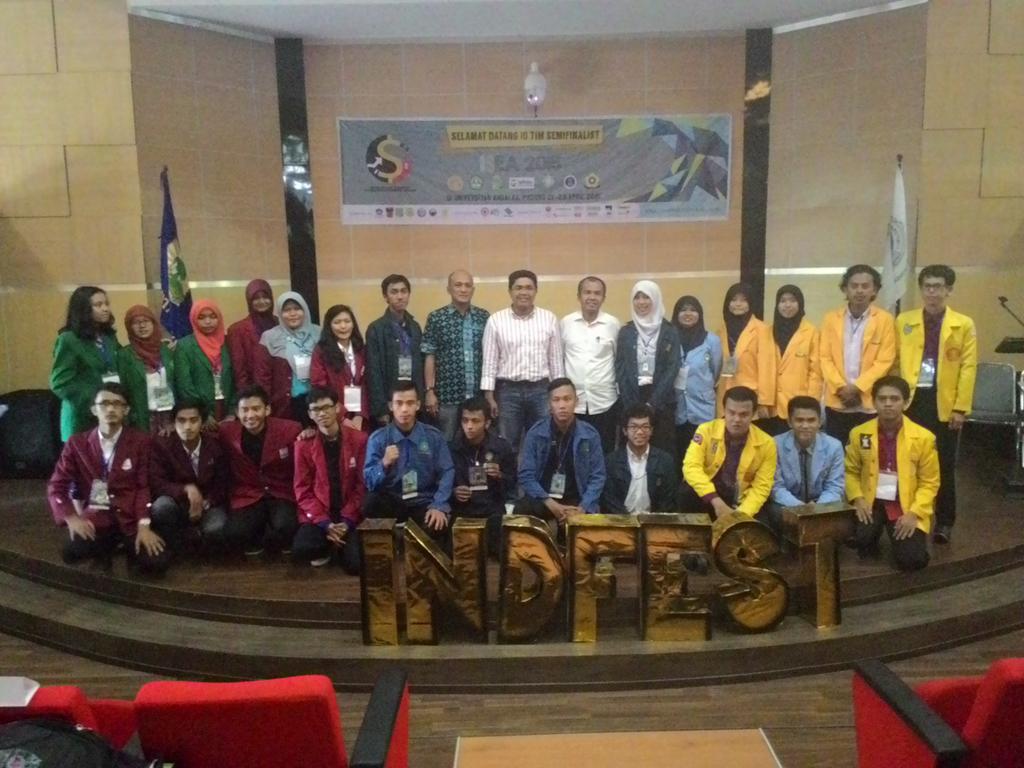 ISEAINDFEST2015's tweet photo. Foto bersama semua peserta ISEA dengan Dewan Juri http://t.co/bUCEWSYN9D