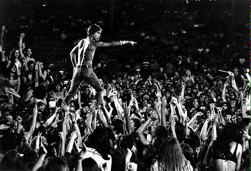 Por la tierra va rockandroleando una iguana de 68 años! 

Happy Birthday Iggy Pop! 