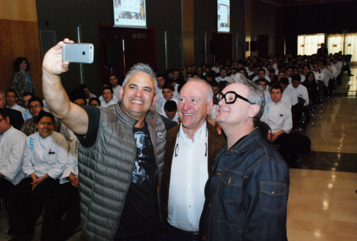 Després de <a href="/CarlesGaig/">Carles Gaig</a> <a href="/NanduJubany/">Nandu Jubany</a> és el torn de Christian Escribà <a href="/escriba1906/">Christian Escribà</a>  #trobadagastronomicacett!