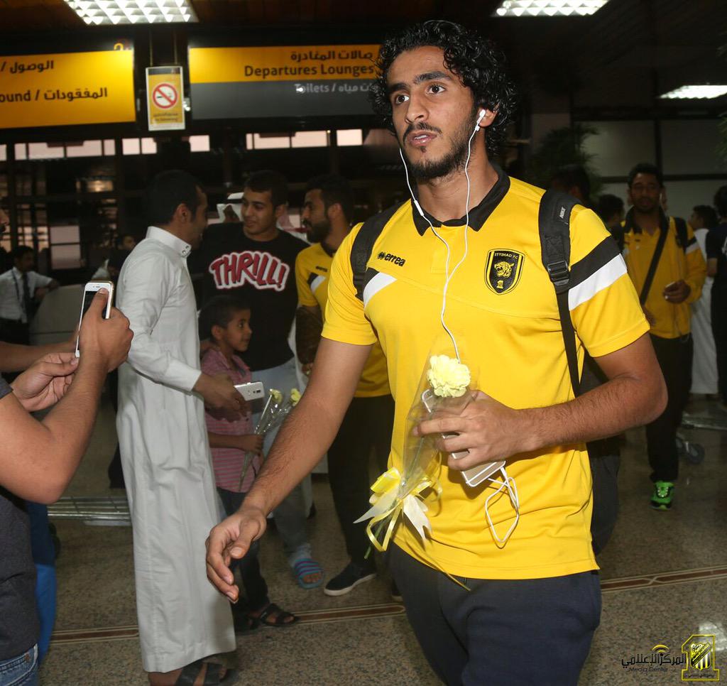 ittihad's tweet photo. وصول الفريق الكروي الى الاحساء ١ http://t.co/aE9kCqBD43