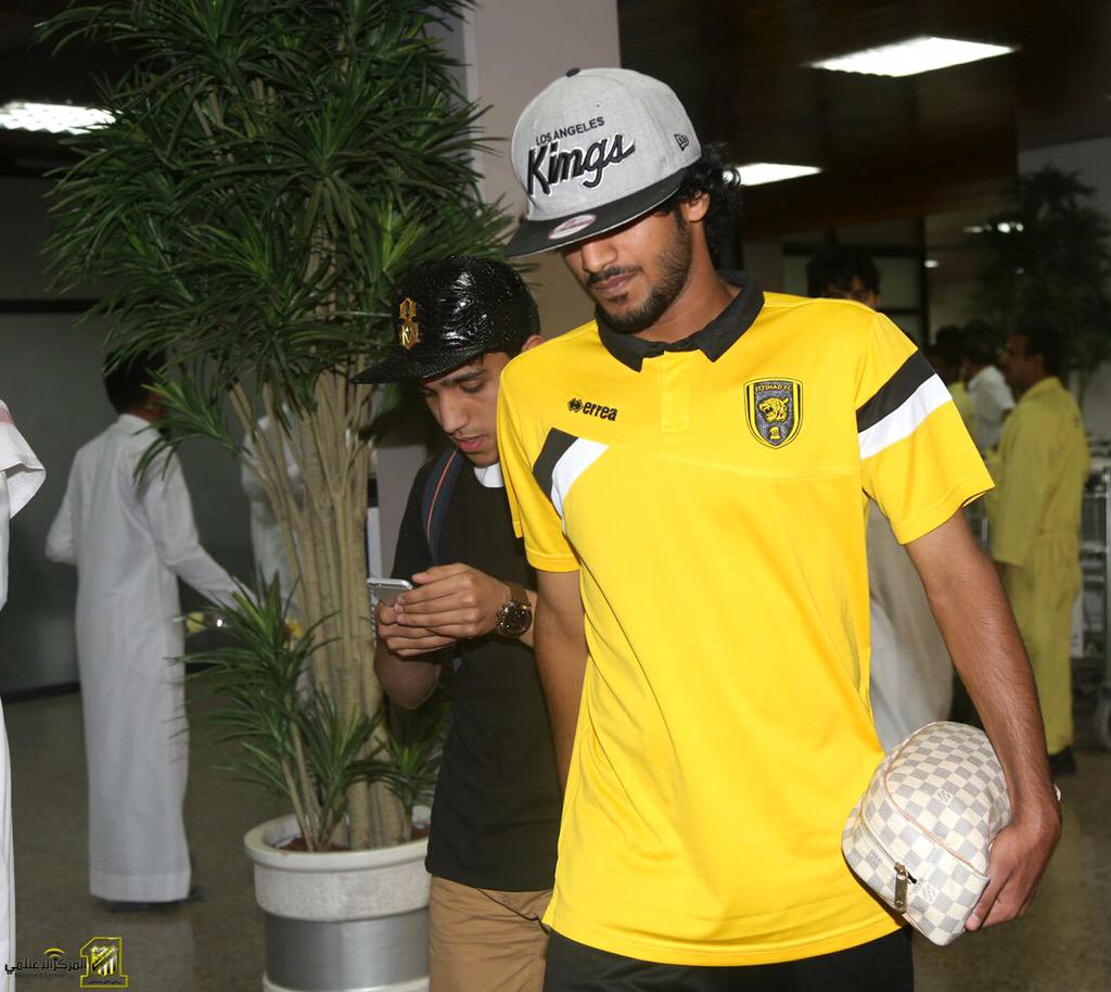 ittihad's tweet photo. وصول الفريق الكروي الى الاحساء ١ http://t.co/aE9kCqBD43