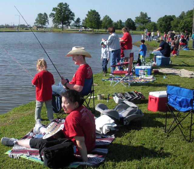 MidtownerVillge's tweet photo. Annual Kids' #Fishing Derby Sat, May 16th #Sikeston https://t.co/Pnl4SdyxGl http://t.co/YGYjdfjkxe
