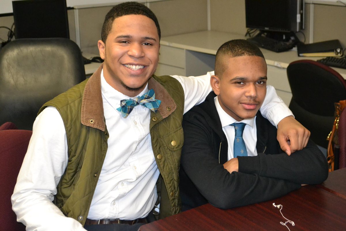 VersornaInc's tweet photo. Always dressed up for work http://t.co/thiy5sSZTG