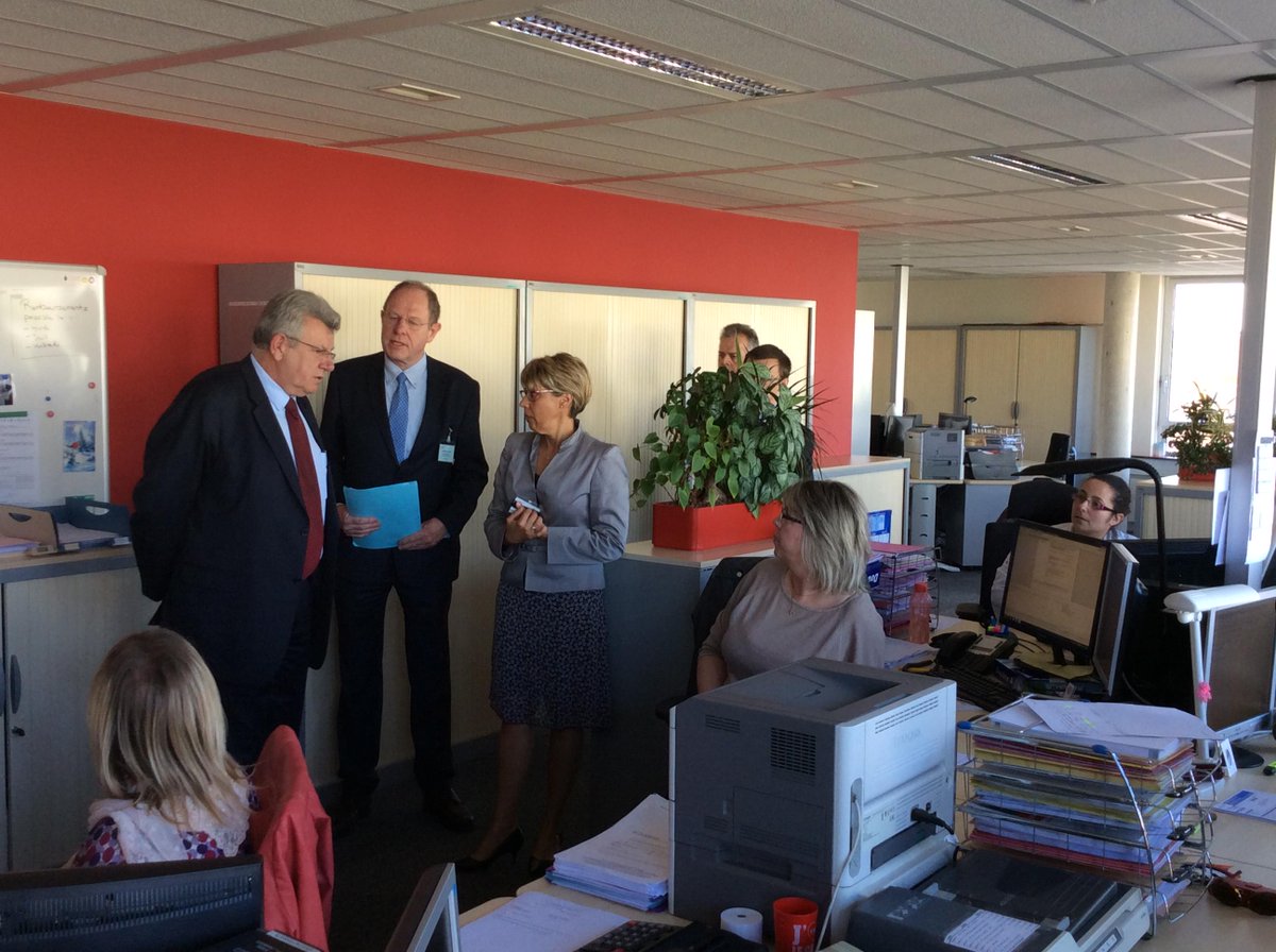 Prefet80's tweet image. Visite de Christian Eckert à l'URSSAF Picardie #simplifications à l'attention des TPE/PME somme.gouv.fr/Actualites/Dep…