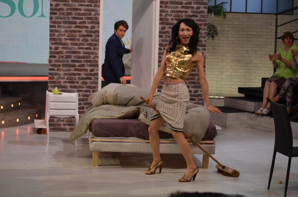 ccvb's tweet photo. Grâce aux conseils de #SonyChan, de nombreux couples vont durer :) #CCVB #Humour http://t.co/JmA2NTQQDg