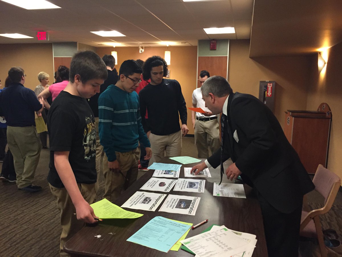 JAEasternOhio's tweet photo. What a great way to celebrate #FinancialLiteracyMonth by teaching HS Students to #budget! TY @ASECU #FSP2015 http://t.co/po19CJE9Mx