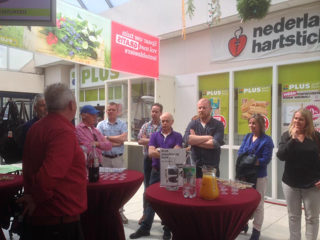 willemgradisen's tweet photo. Nuttig om met personeel @MookMiddelaar eigen ondernemers te bezoeken: De Plataan @PlusVoetMook NedCoat @BrandweerMook http://t.co/3dLrHJxoc2