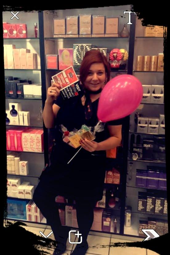 ivona_curylo's tweet photo. @laurafitz901 @TPSPeople @mahonpointsc @ginakell123 spoil yourself #wowwednasday #free #gift/sample #everypurchase http://t.co/iRS95448E7