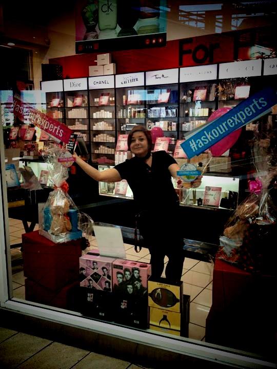 ivona_curylo's tweet photo. @laurafitz901 @TPSPeople @mahonpointsc @ginakell123 spoil yourself #wowwednasday #free #gift/sample #everypurchase http://t.co/iRS95448E7