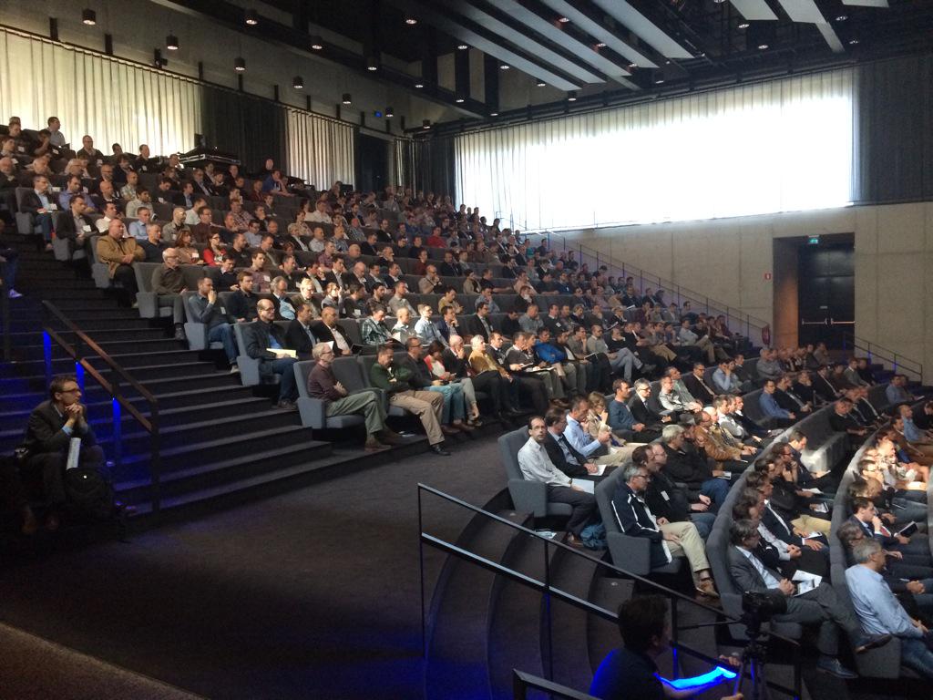 DroneConEU's tweet photo. Vanmorgen al een vol huis op deze eerste Drone Convention. #DroneConEU #Cmine #stadgenk http://t.co/QLpHqFuUun