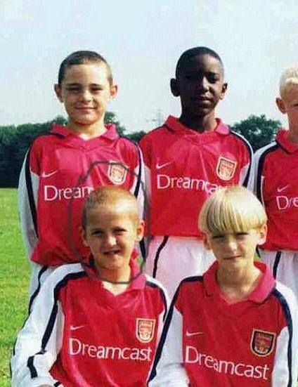 ODDSbible's tweet photo. Harry Kane and Benik Afobe have scored a combined 61 goals this season. Here they are at Arsenal together in 2001. http://t.co/TKJYa2SzhX