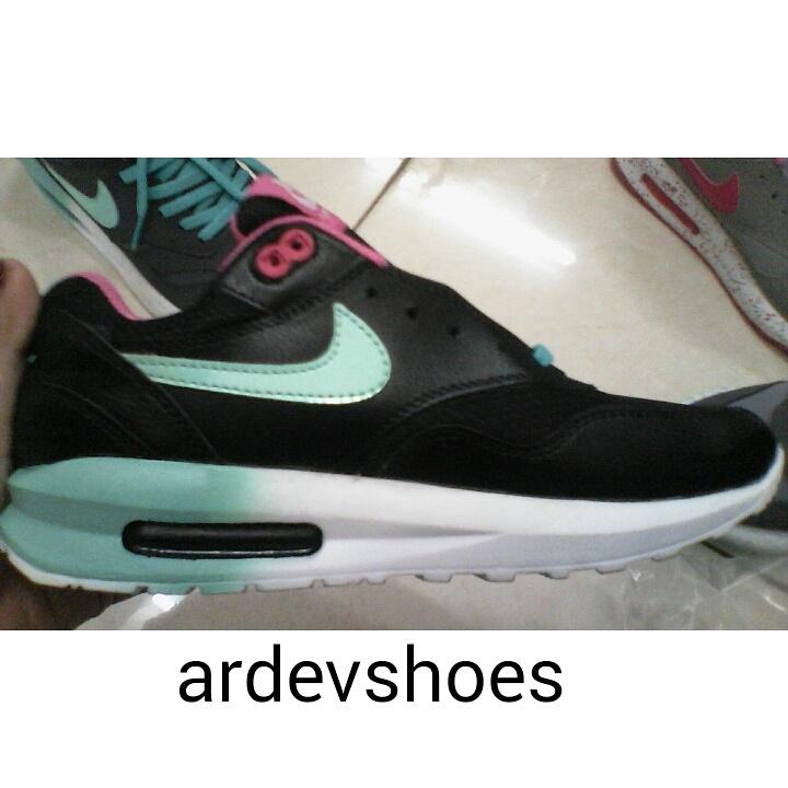 ArdevShopID's tweet photo. Nike Airmax Lunar Woman. Super Murah Kualitas Sama. only Rp190.000  uk.37 - 40 👟👟 #suppliersepatu #nikemurah http://t.co/NT8iyBgwkA