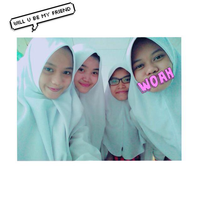 inas_Rehaina's tweet photo. So many friends in my life but ,they is different.👭👭 http://t.co/hzZxFYZX8d