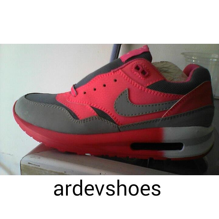 ArdevShopID's tweet photo. Nike Airmax Lunar Woman.TERMURAH Kualitas Sama. only Rp190.000  uk.37 - 40 👟👟 #suppliersepatu #nikemurah (realpict) http://t.co/71I3p35FVf