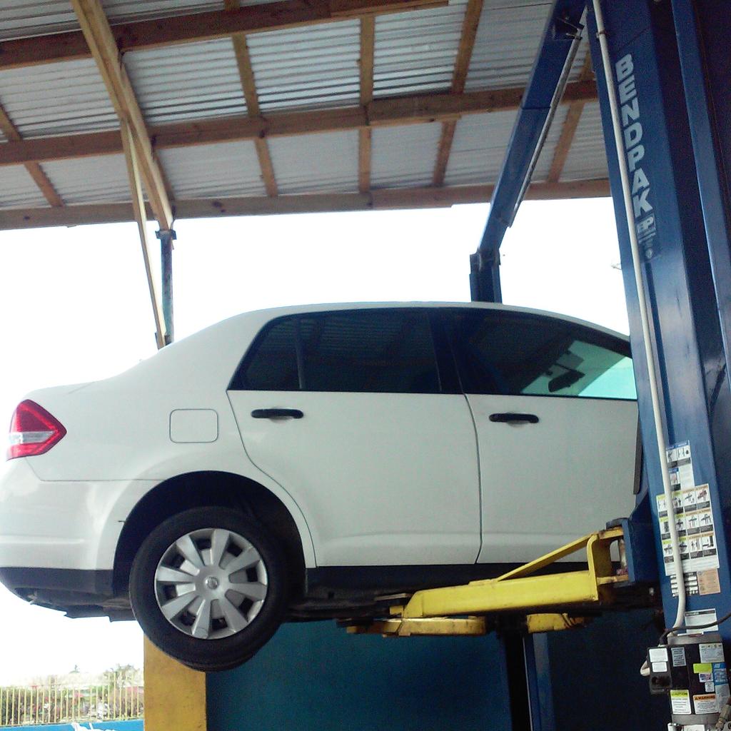 Hdx10Studios's tweet photo. T O B Tire Oil Brakes Service Center. 31Deanery rd we Skim rotos on your car , do your oil brakes and tires sells http://t.co/qzzjmjRFh1