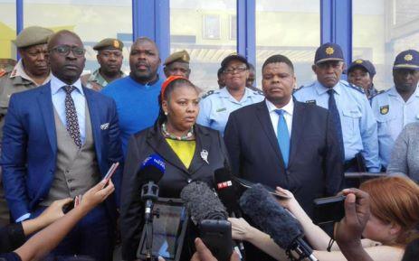 <a href="/ewnupdates/">Eyewitness News</a> UPDATED #Xenophobia: Army to be deployed to Alexandra dlvr.it/9TsNJr