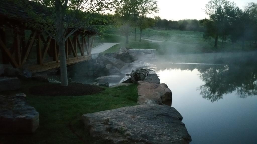 OzarksOzone's tweet photo. 6:12 am: Sun coming up at Buffalo Ridge. Crews rolling the greens for @BassProLegends practice round. @ChampionsTour http://t.co/Cbu6gh6c2k