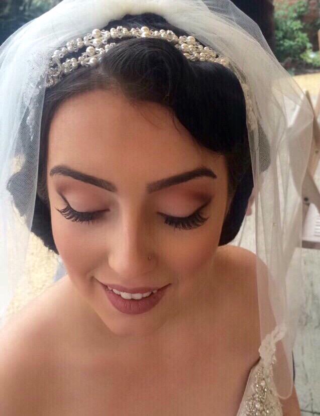 ClarissaMakeup's tweet photo. @hudabeauty I just seen your request for MUA  I would love to work alongside you! I'm based in London #hudabeauty http://t.co/hTBKzlkIWn