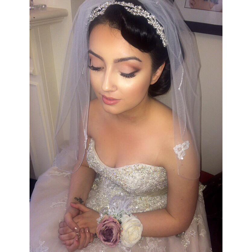 ClarissaMakeup's tweet photo. @hudabeauty I just seen your request for MUA  I would love to work alongside you! I'm based in London #hudabeauty http://t.co/hTBKzlkIWn