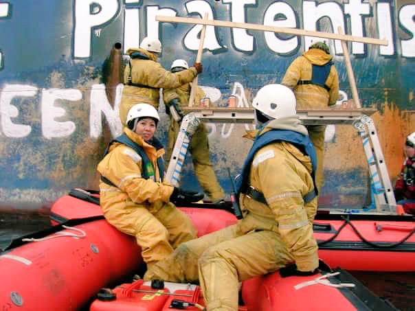 OceanDefenderID's tweet photo. Selamat Hari Kartini untuk semua perempuan tangguh pembela laut Indonesia! http://t.co/Zhjl6fr2zU