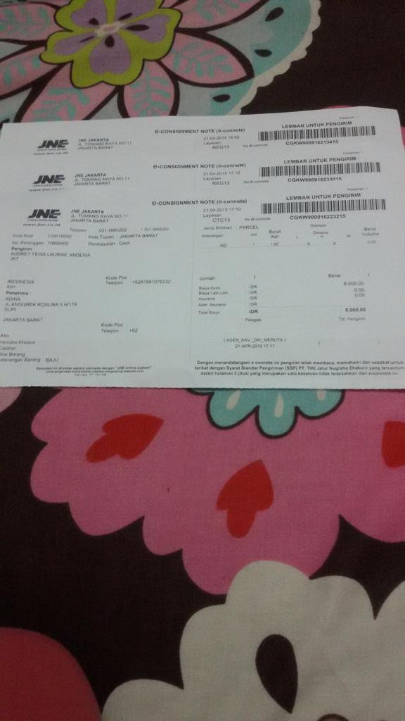 secondshophd's tweet image. PENGIRIMAN HARI INI
Atas : 2ndcorner_store (IG)
Tengah : @mimabarter 
Bawah : Adina