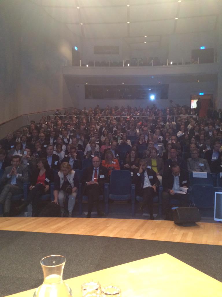 KarinRoding's tweet photo. Så här såg auditoriet ut på #SIR15 Kul att få vara med o visa vad @malardalen_uni gör! http://t.co/f9b2F36To9
