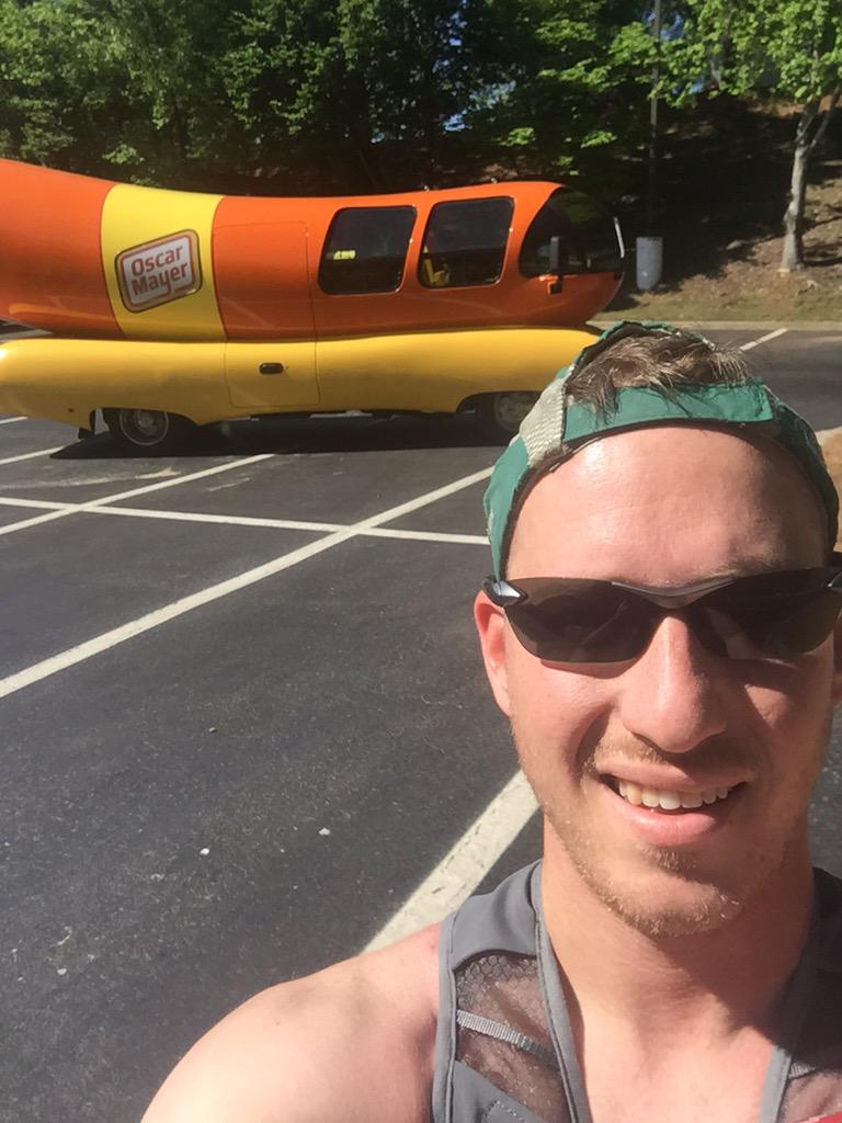 xcgomori89's tweet photo. @BioSkin @MrHowcouldi #oscarmeyerweiner what a find on today's run. @ablinkin http://t.co/X6R4qzmFxZ