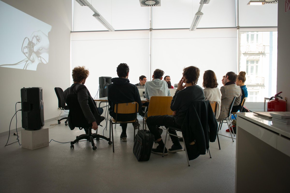 atechres's tweet image. Mario de Vega &amp;amp; Victor Mazón Gardoqui speaking at our lab @dieangewandte for @donaufestival   artistictechnology.at/workshop.html