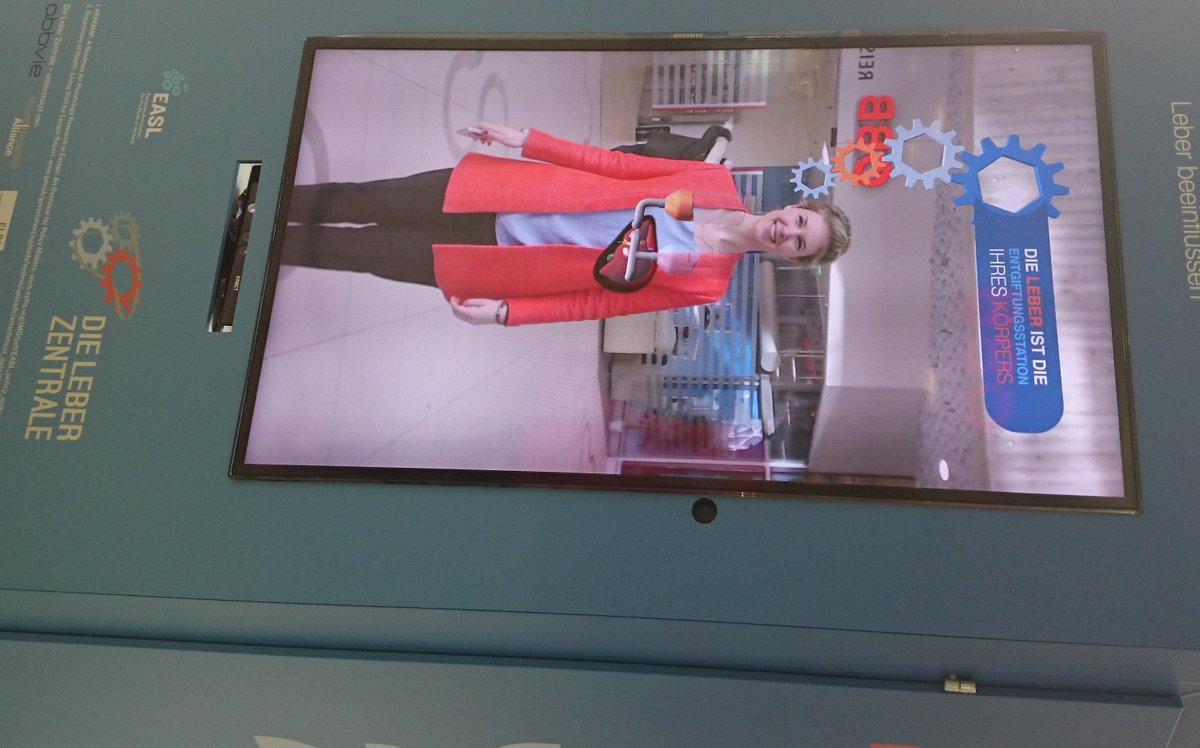 APepitaA's tweet photo. Augmented Reality Mirror in Wien Mitte #EASL #LiverWorks Where's your liver? ;) http://t.co/1QyfejdLb2