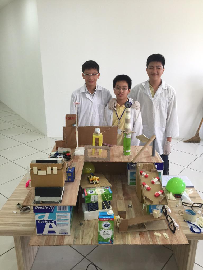 jeffbonazzo's tweet photo. SISSTEM Fair Champs for 2015!! #aismsrocks http://t.co/XQrFHly5YR