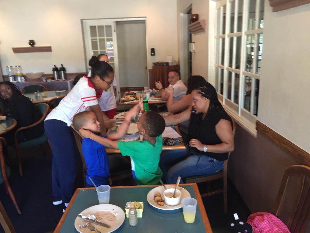 FMAcares's tweet photo. Breakfast, and then to the airport! #fmapr http://t.co/Hpg06S1eJ0