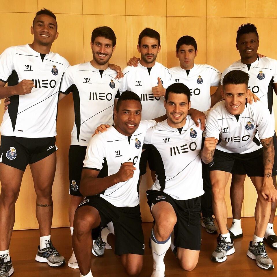 ctello91's tweet photo. Hoy nosotros somos 8 dragones más para darle al equipo toda la fuerza que pueda necesitar!!! #SomosPorto #BayernPorto http://t.co/TV3F1qPfSf