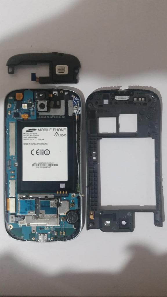 vincitechnology's tweet image. #Disassembling girlfriends #Samsung #GalaxyS3 after dropped in water #Oops but #ICanFixIt #Electronics @iFixit :)