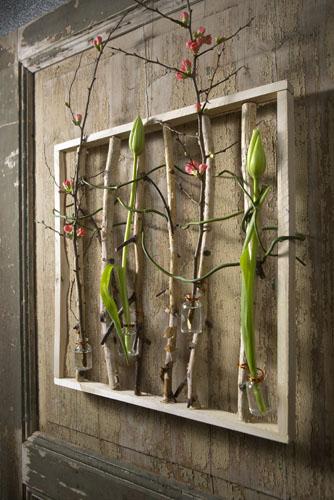 CeesMom1's tweet photo. Een natuurlijke creatie, gevuld met #bloesemtakken en Franse #tulpen, is net een schilderij http://t.co/yzd405MAEL