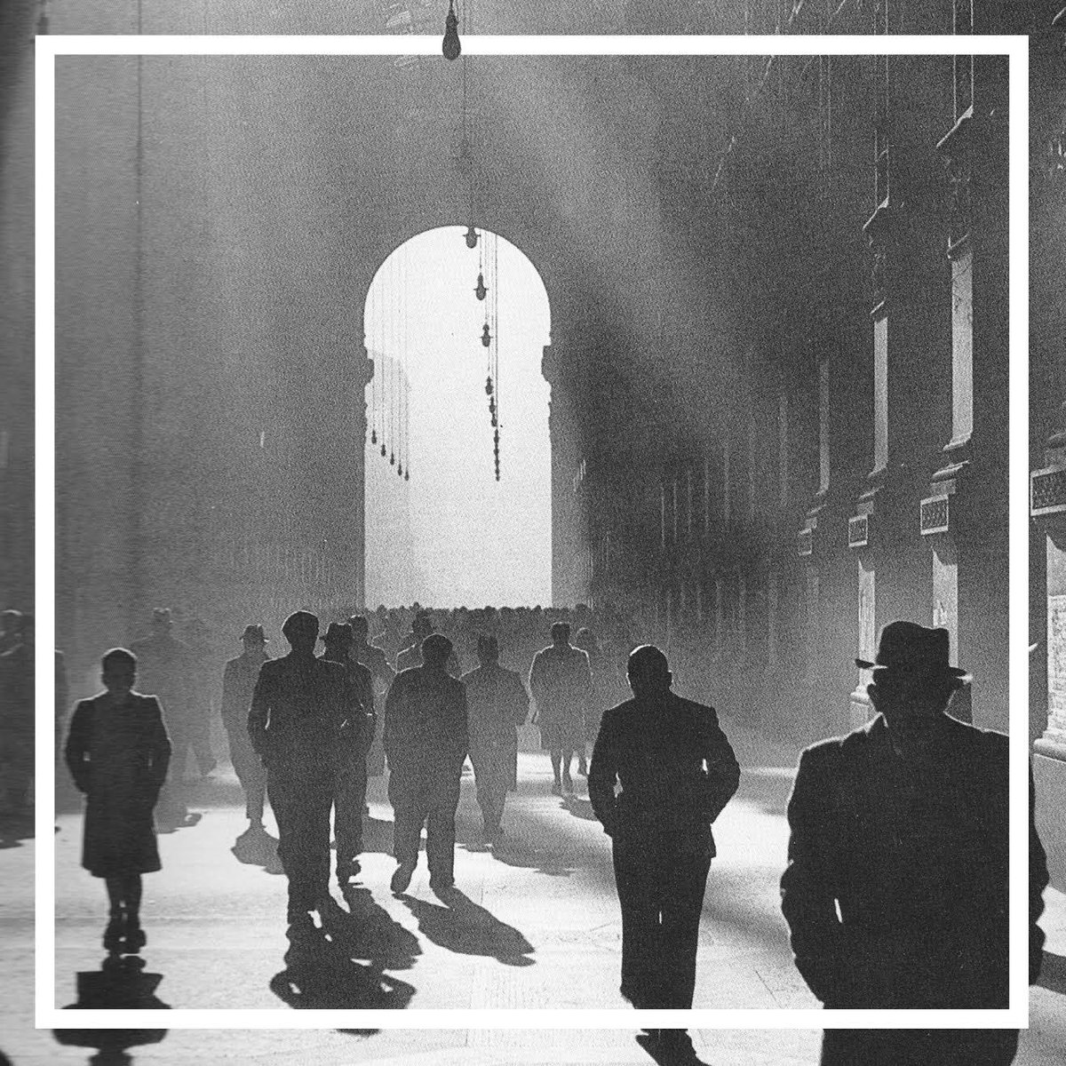 InGalleria's tweet photo. Oggi alle 18.00 @ l'Urban Center, Versace Prada Feltrinelli propongono la proiezione del documentario di Ermanno Olmi http://t.co/xCxa6lEqN4