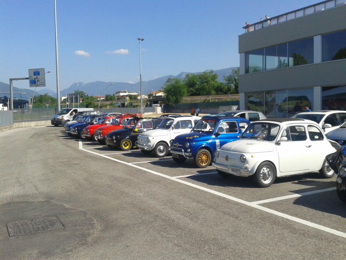 ceccato_auto's tweet photo. 19° Raduno amatori delle #FIAT500 prodotte dal 1957 al 2015. Domenica 24 Maggio 2015 Team 500 Racing a Thiene! http://t.co/L4sRAy1hwj