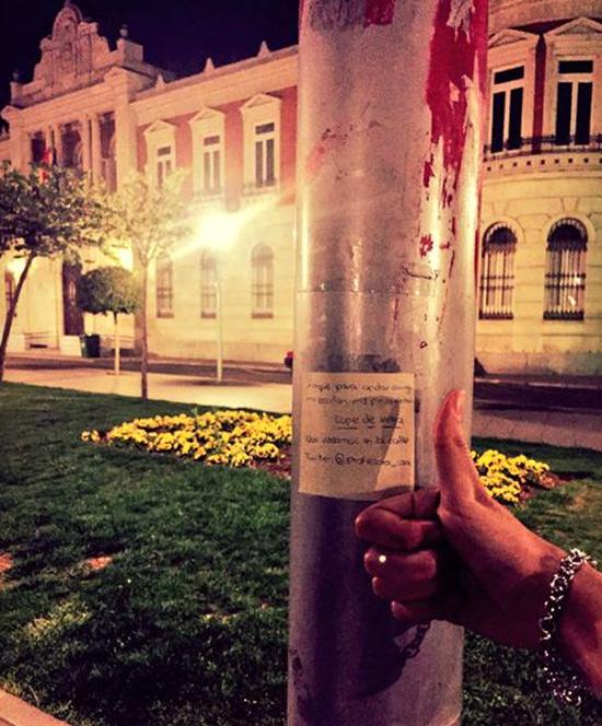 CRenfurecida's tweet photo. Versos perdidos colorean la primavera de @CRenfurecida http://t.co/Oqe0benA3E http://t.co/c83EiqtMm0