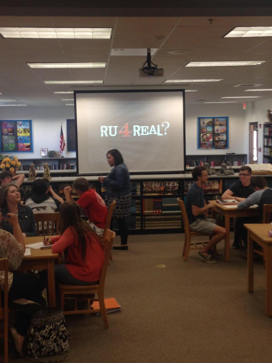 CoachPierceRMS's tweet photo. @ECBOE RU4REAL economics lab in partnership with GSCC Career Coach. #realworldlesson http://t.co/PAM454rGUH