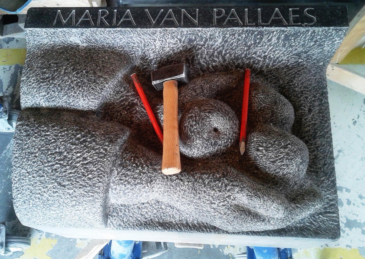 Jacobs_Pascal's tweet photo. Kunstliefhebbers opgelet! Een lantaarnconsole verdient uw aandacht. Stem Maria van Pallaes bij http://t.co/hJzv5P3j0D http://t.co/KhZocsZHrO