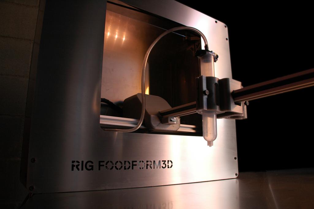 Gastrobots's tweet photo. @thisismold nice to meet you today! Here is a pic of our 4th gen machine,  the Food Form 3d http://t.co/5uuPzrEtxf