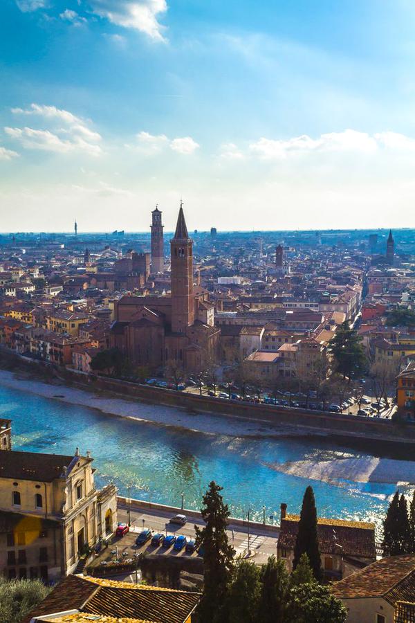 _Paisajes_'s tweet photo. Verona es escenario del amor más famoso del mundo, Romeo y Julieta, ciudad perfecta para el día de los enamorados http://t.co/X0F2CtwDJO