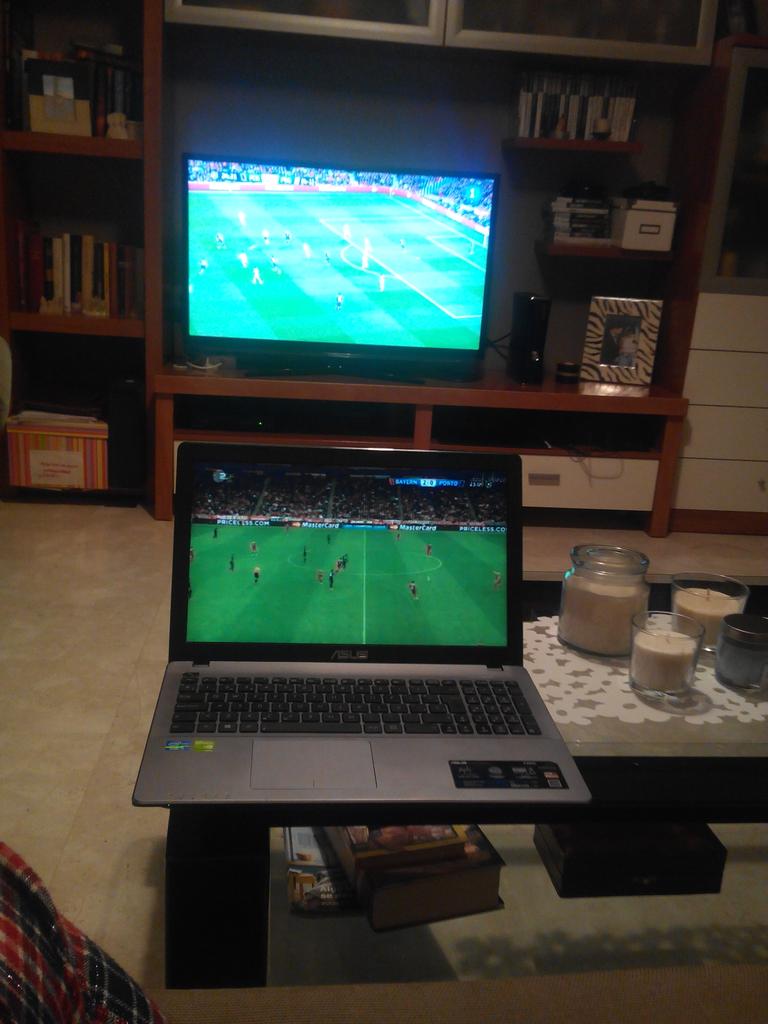 SandriMolinero's tweet photo. Noche champions http://t.co/0xjyFVKzmZ
