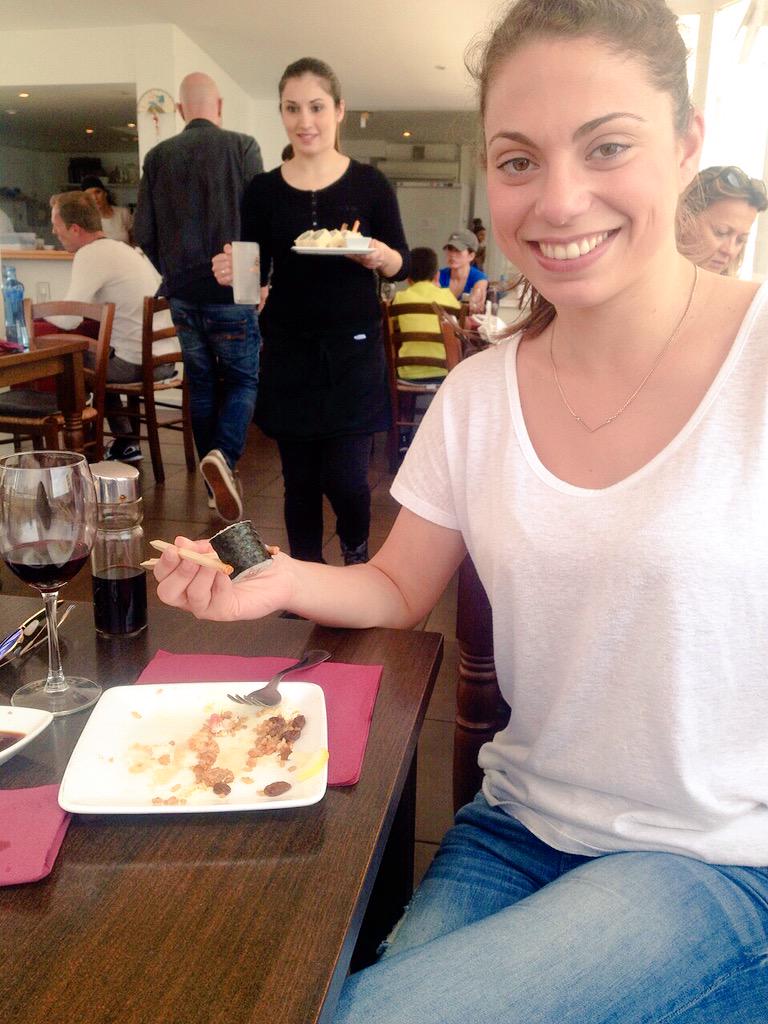 CiaraGC's tweet photo. Probando cocina del mundo desde Mallorca. Era sólo cuestión de tiempo!! http://t.co/Jm9G1yDPNf