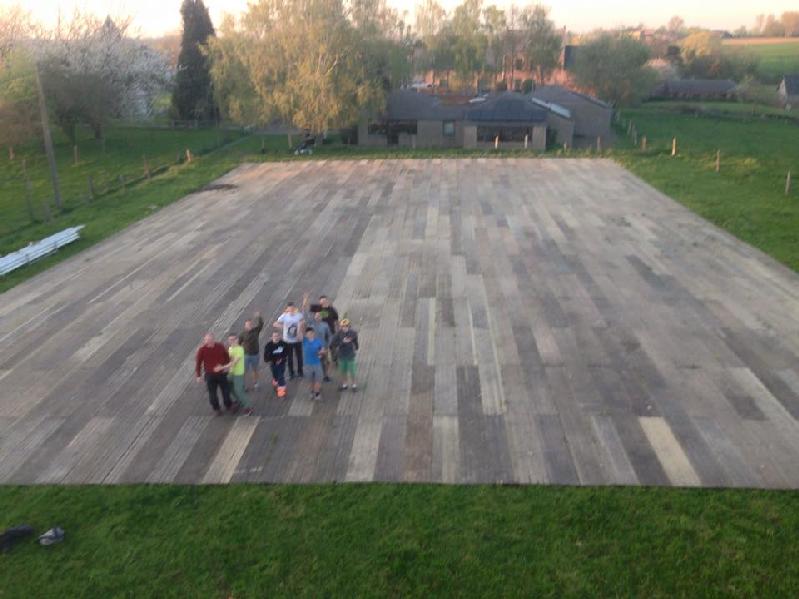 SoireeMousse's tweet photo. dance floor ready http://t.co/arakXKhu4a