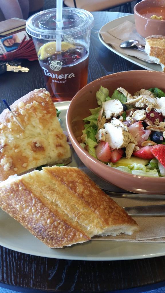 elleruz's tweet image. Yes. #breadco